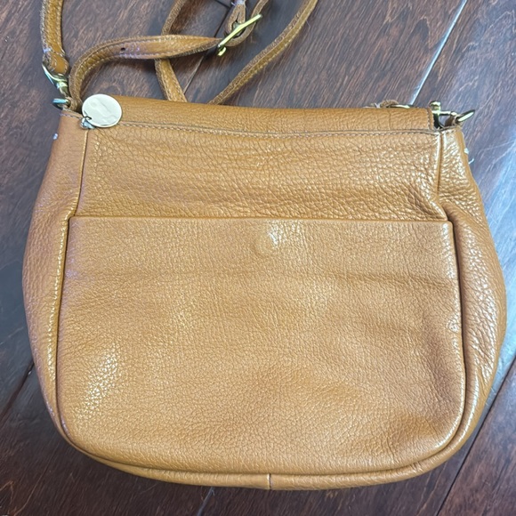 Clare V Turnlock Louis Tan Soft Pebble Leather Crossbody Bag - Picture 3 of 7